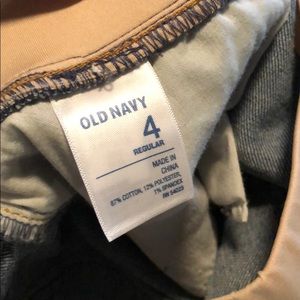Old Navy Shorts - New!!! Old navy maternity shorts Old Navy Shorts - New!!! Old navy maternity shorts